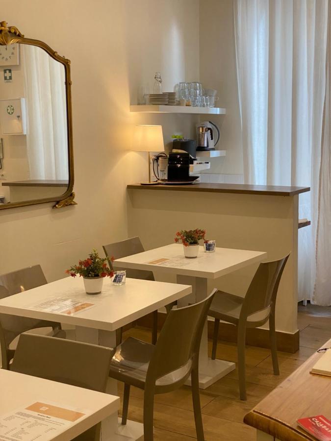 Art Atelier Acomodação com café da manhã  3*
